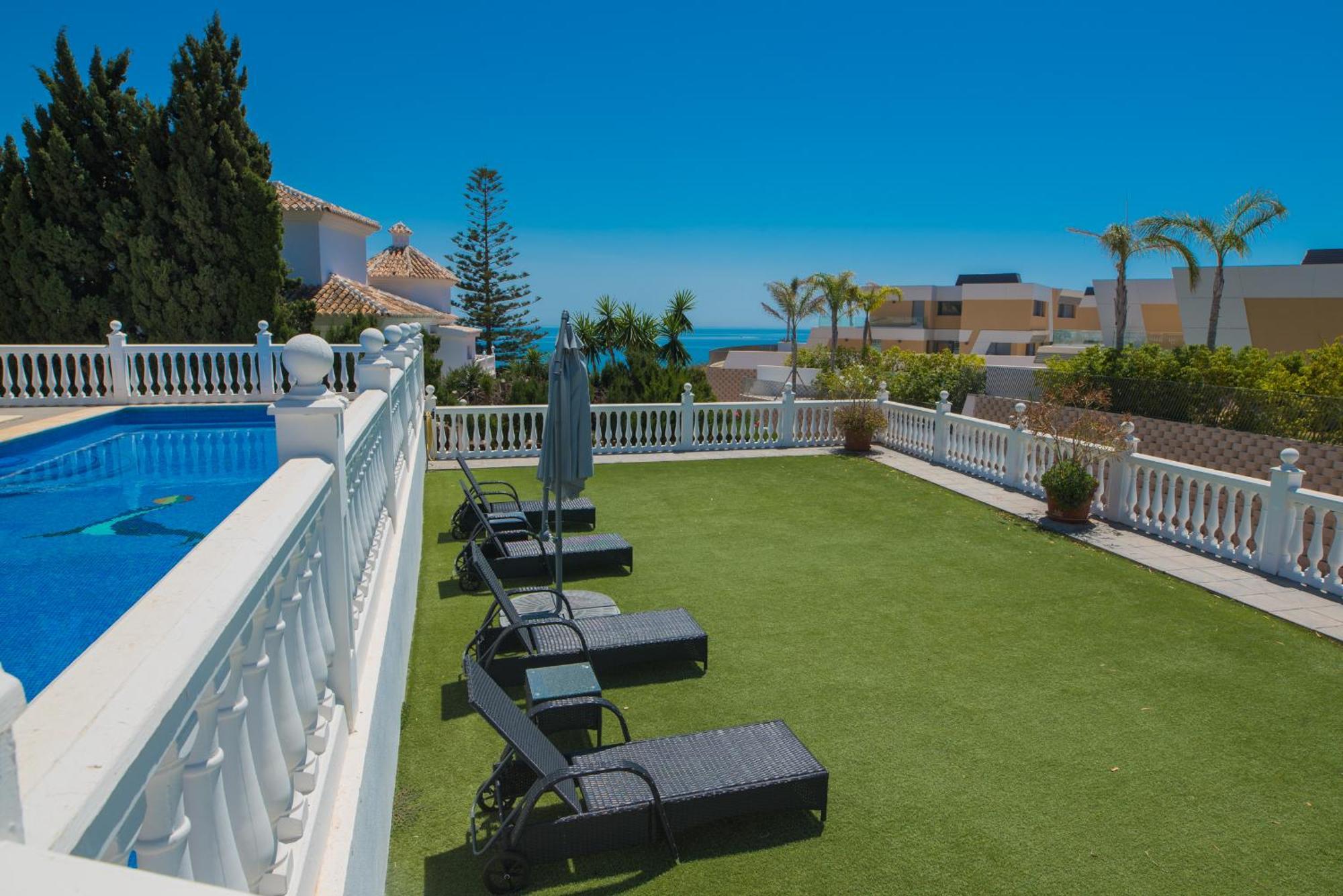 Dream Beach-side With Sea Views & Close To Golf Villa *